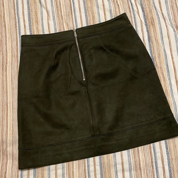 LOFT Green Suede Mini Skirt - Picture 4 of 5